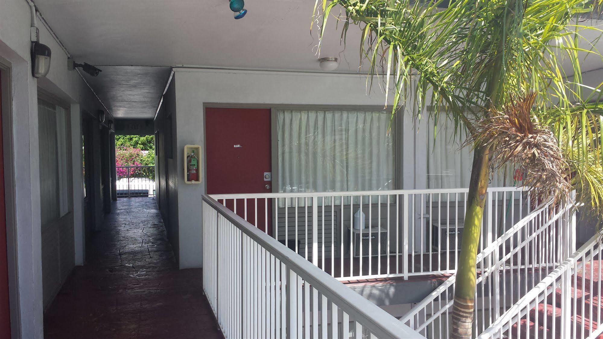 Up Midtown Motel Miami Eksteriør billede